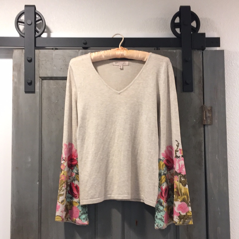 Light weight sweater